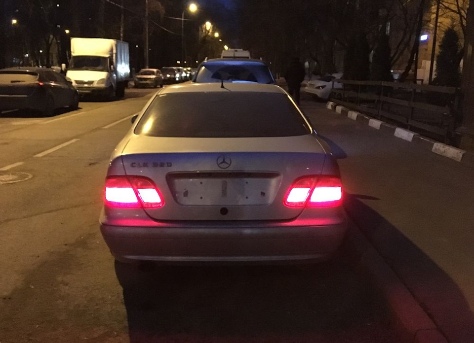 стоп-сигнал в крышку багажника CLK W208 — Mercedes-Benz CLK (W208), 2,3 ...