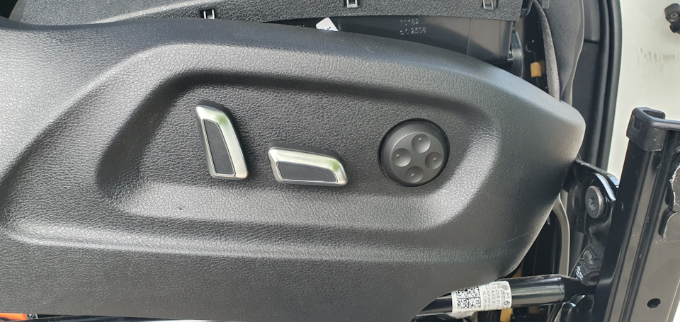 кнопки заменены — Audi Q5 (1G)