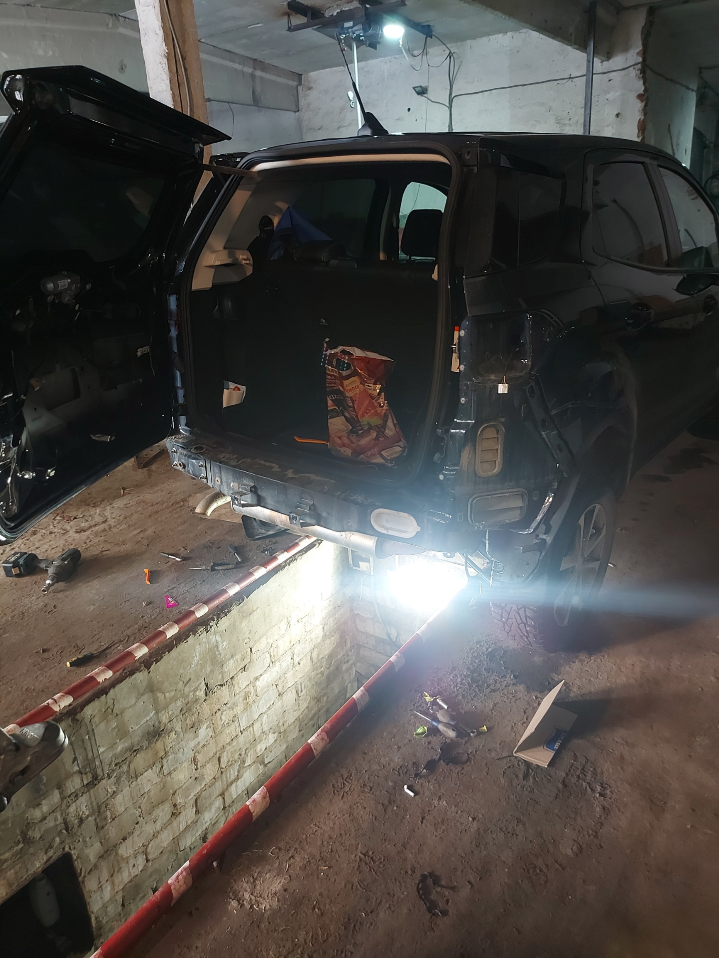 Установка накладки заднего бампера. — Ford EcoSport, 2 л, 2018 года ...