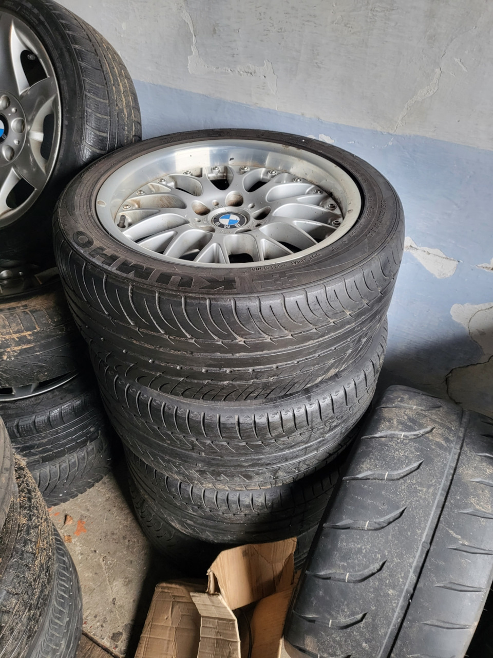 Несколько комплектов колес — BMW 5 series (E39), 3 л, 2001 года ...