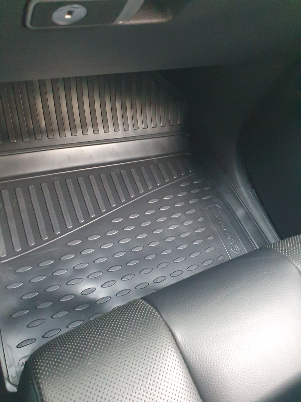 Резиновые коврики в салон — Hyundai Palisade, 2,2 л, 2019 года ...