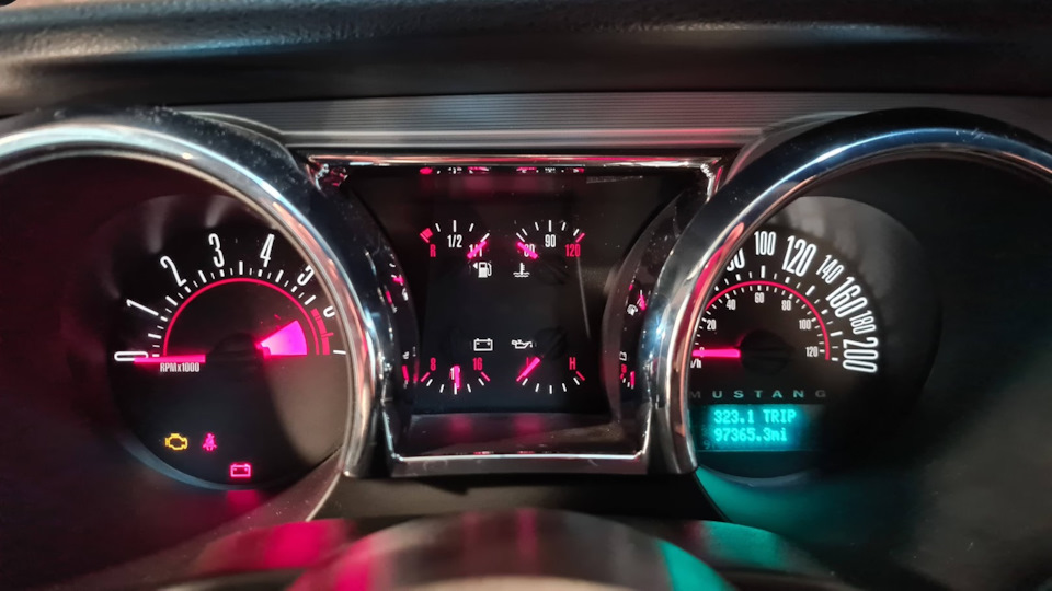 Фото в бортжурнале Ford Mustang (5G). Запчасти на фото: 0916040