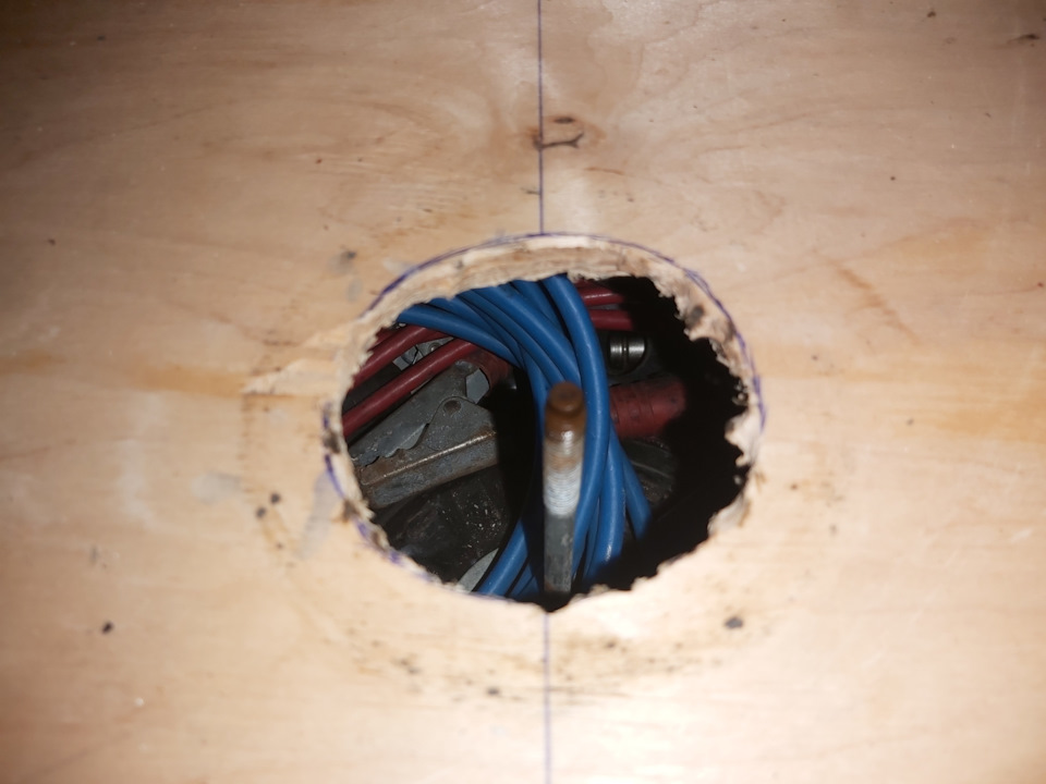 Перевернутая запаска в багажнике в качестве органайзера. — Toyota Camry ...