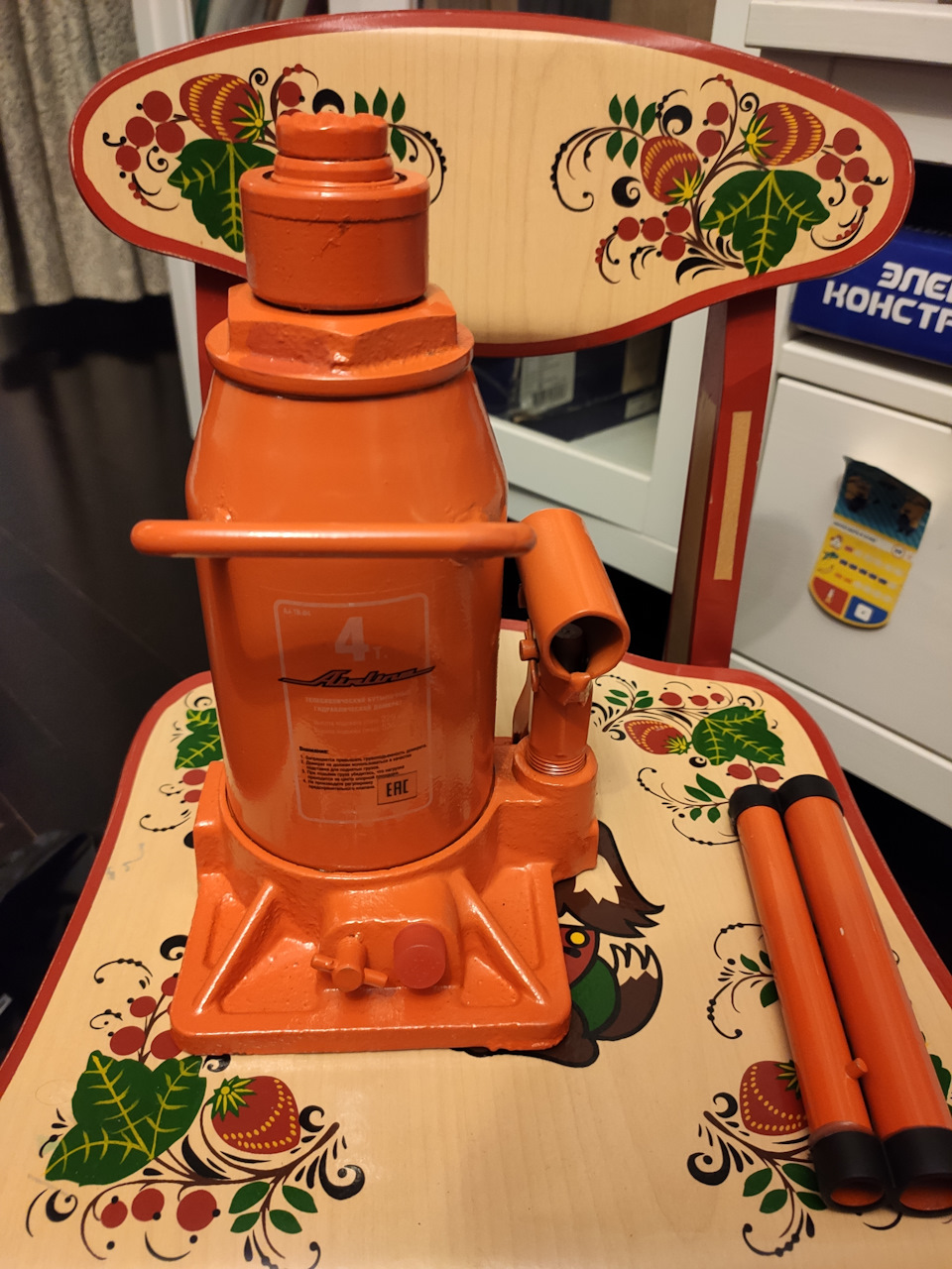 Вот и сам домкрат — Lexus LX (URJ200/URJ201)