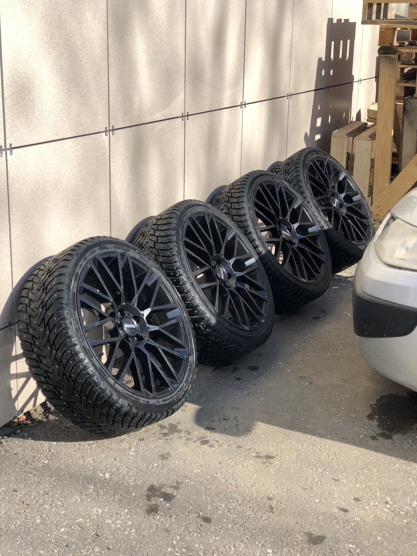 Диски r20. Momo Spider r18 Audi. Momo Revenge r20. A7 диски Momo r20. Momo SUV Revenge r20.