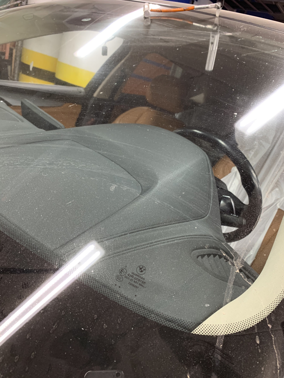 Замена лобового стекла в Автотрейд — BMW X6 (F16), 3 л, 2015 года ...