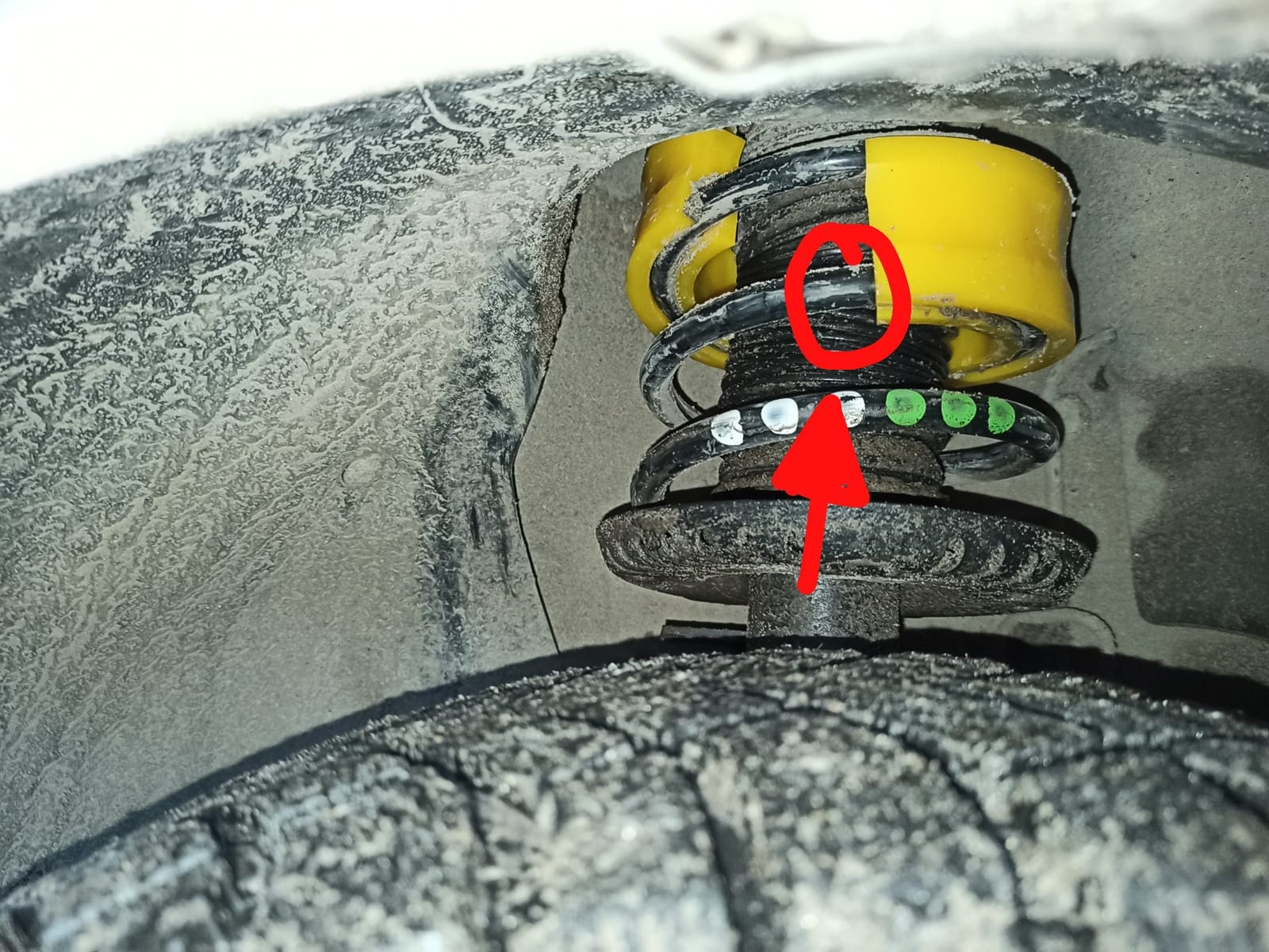 Проставки под передние пружины фольксваген поло 2012. Проставки пружин фольксваген поло 2012 седан. Подвеска фольксваген поло седан 2012. Как приподнять поло. Проставки для увеличения клиренса фольксваген поло.