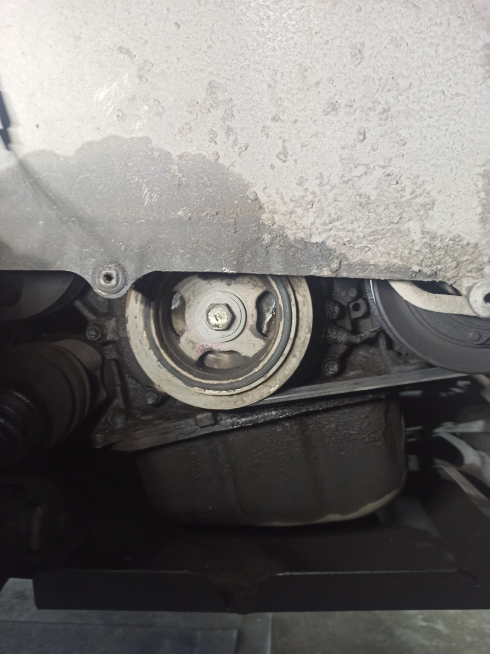 Подтекает масло где то из под натяжителя ремня — Toyota Allion (T240 ...