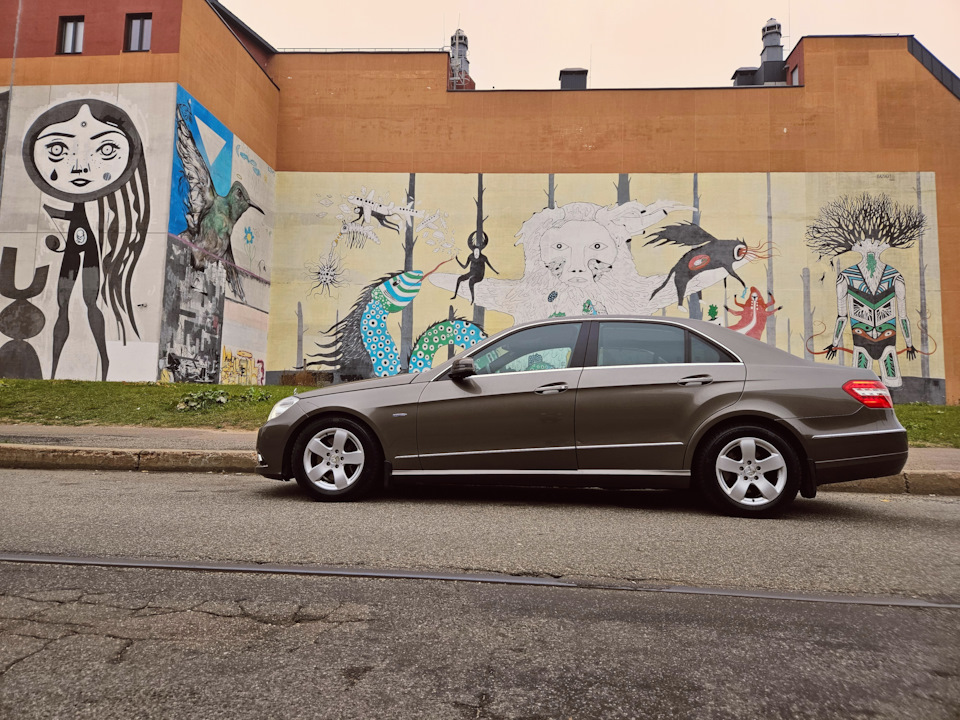 Осень ❣ - Mercedes-Benz E-Class (W212), 2,1 л, 2009 года фотография DRIVE2