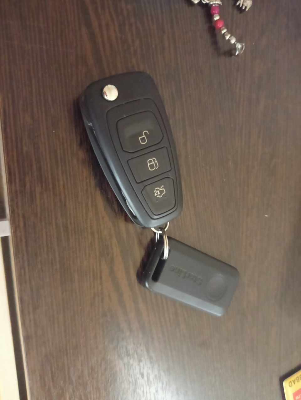 брелок сигнализации форд фокус 2. корпус от сигнализации форд фокус 3. сигнализация на форд фокус 3. штатная сигнализация форд фокус 1. Altonika lockus f2 схема.