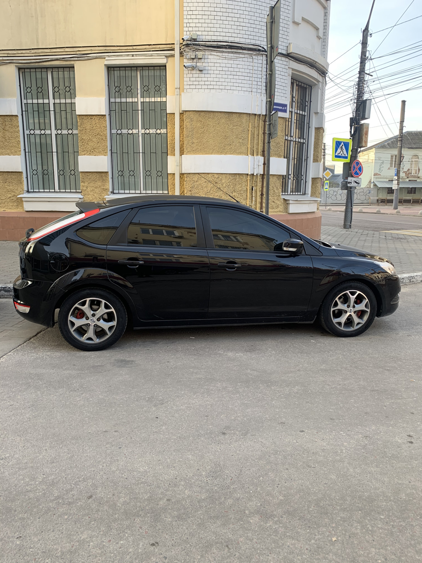 Никогда не писал про это, но этот раз, стоит. — Ford Focus II Hatchback,  1,6 л, 2011 года | колёсные диски | DRIVE2