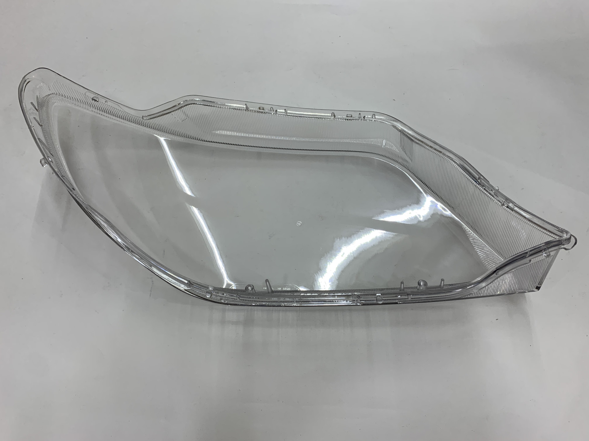 Стекла фар ланцер 10. Стекло фары outlander 2 xl 2010-2012. Outlander 03-06 стекло фары. Стекло фары митсубиси аутлендер xl 2008. Митсубиси аутлендер 2003 стекло фары.