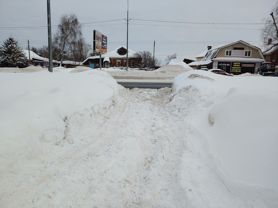 Дизельный УАЗ Хантер чистит снег. — УАЗ 315195 Hunter, 3,2 л, 2005 года ...