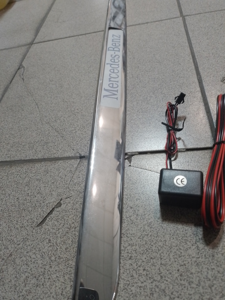 Накладка на багажную дверь ТЮНИНГ на Mercedes-Benz M-Class (W163). | 6 ...