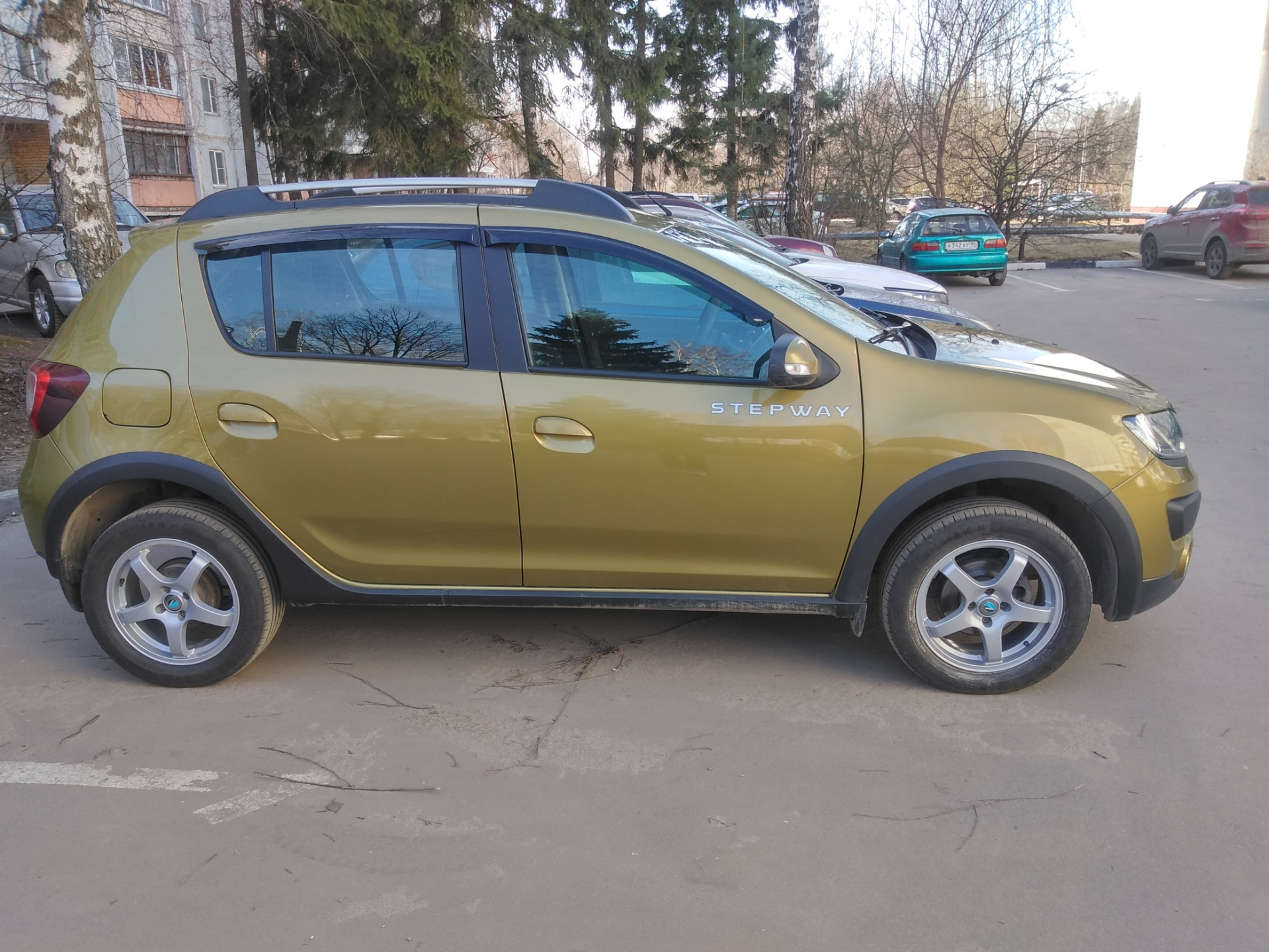 Прибомбил диски — Renault Sandero Stepway (2G), 1,6 л, 2016 года ...