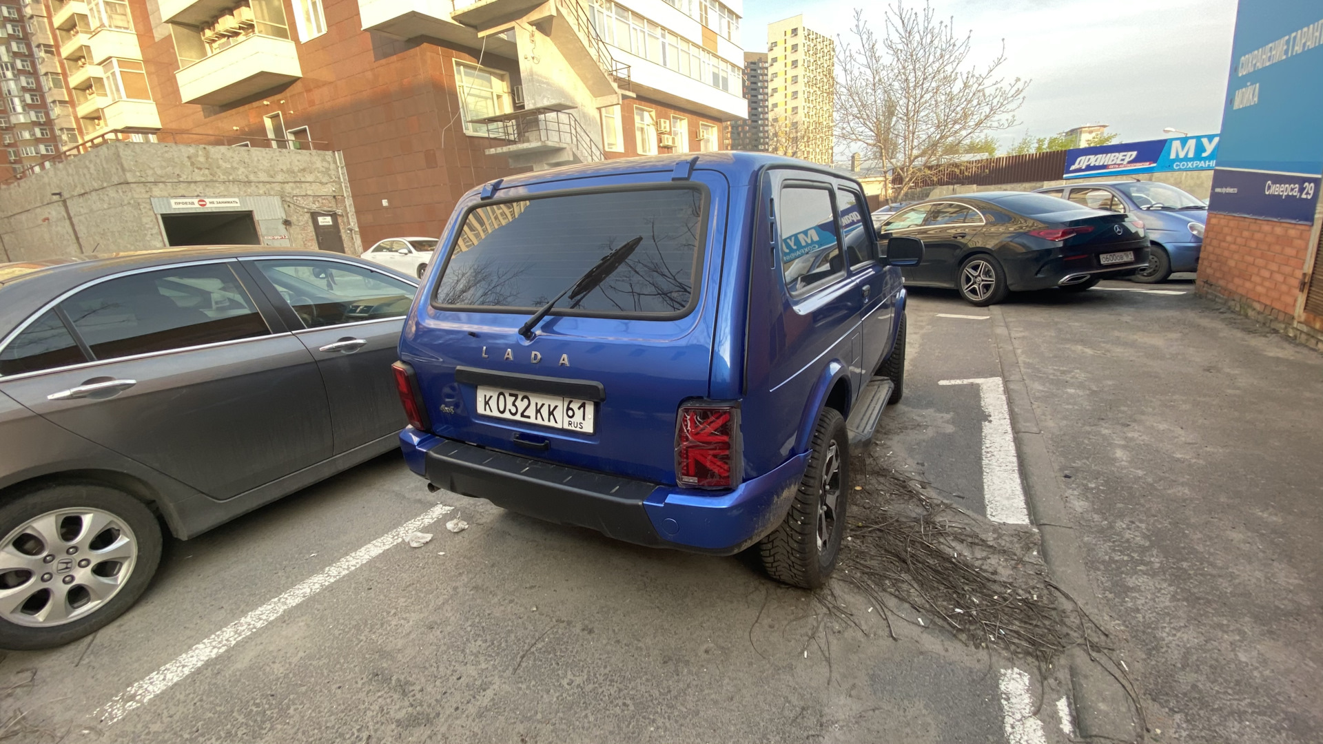 14_Изогнутый задний дворник или как могут разводить перекупы — Lada 4x4 3D,  1,7 л, 2020 года | тюнинг | DRIVE2