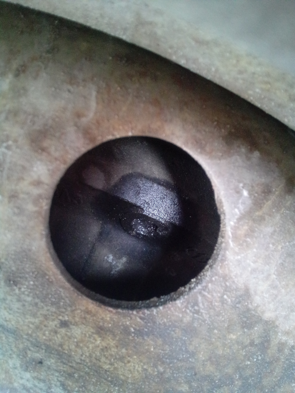 Левое колесо, следы т.ж. видны — Lada 2120 Надежда