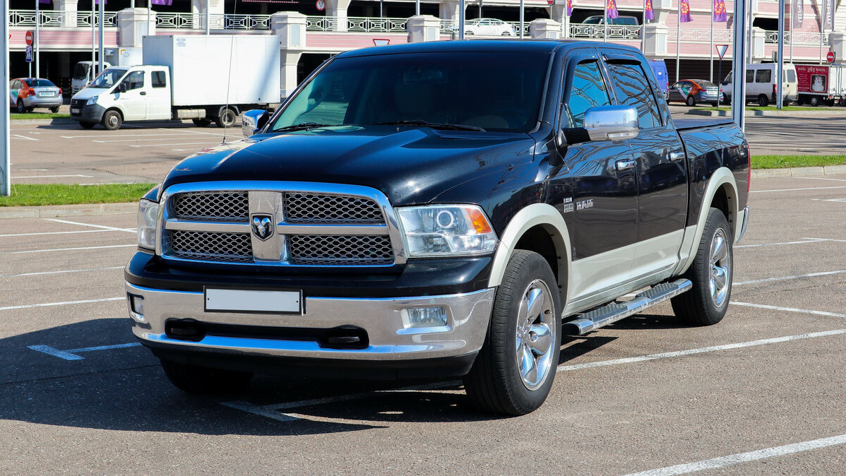 Додж рам отзывы владельцев. Dodge Ram Quad Cab IV DS DJ.