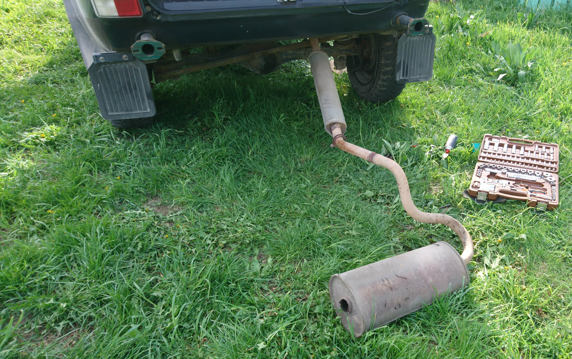 Замена глушителя и резонатора. АвтоВАЗ "Оригинал". — Lada 4x4 3D, 1,7 л ...