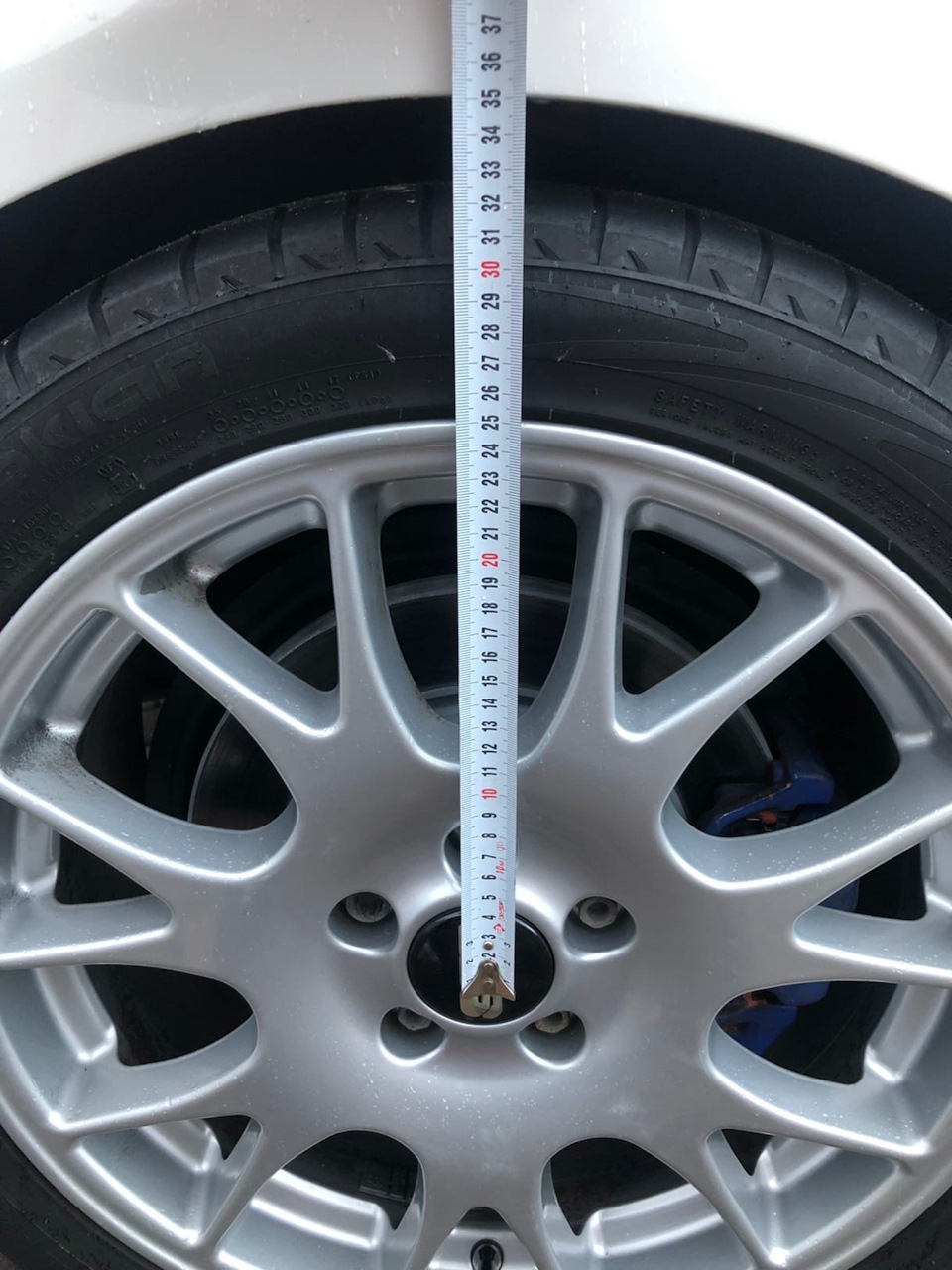 зад после — Volkswagen Golf Mk5. Запчасти на фото: 891011, 282930