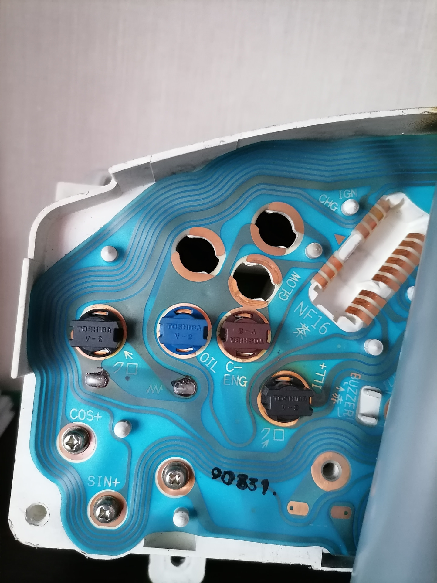 Замена лампочек в приборной панели ниссан. Замена лампочек в приборной панели ниссан. Замена лампочек в приборной панели ниссан. Лампа подсветки панели приборов nissan ad 2002. Лампочки в панели приборов ниссан альмера н16.