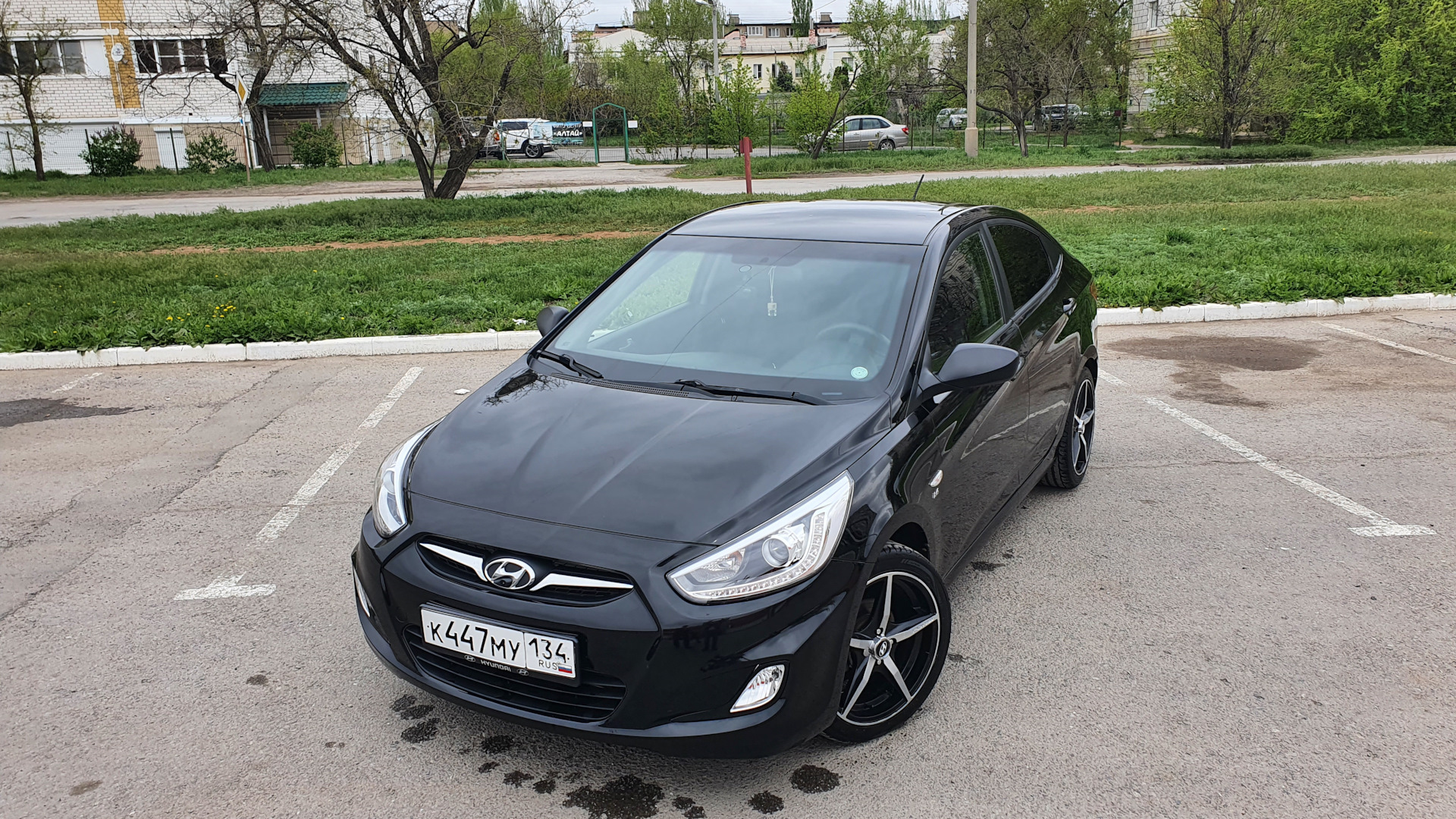 Hyundai Solaris 1.6 бензиновый 2012 | на DRIVE2