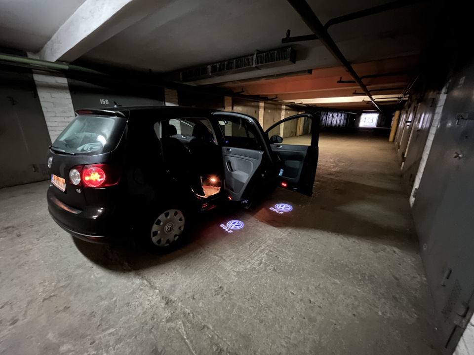 освещение двери автомобиля. подсветка днища passat b6. подсветка дверей авто. подсветка дверей ниссан теана j32. освещение двери автомобиля.