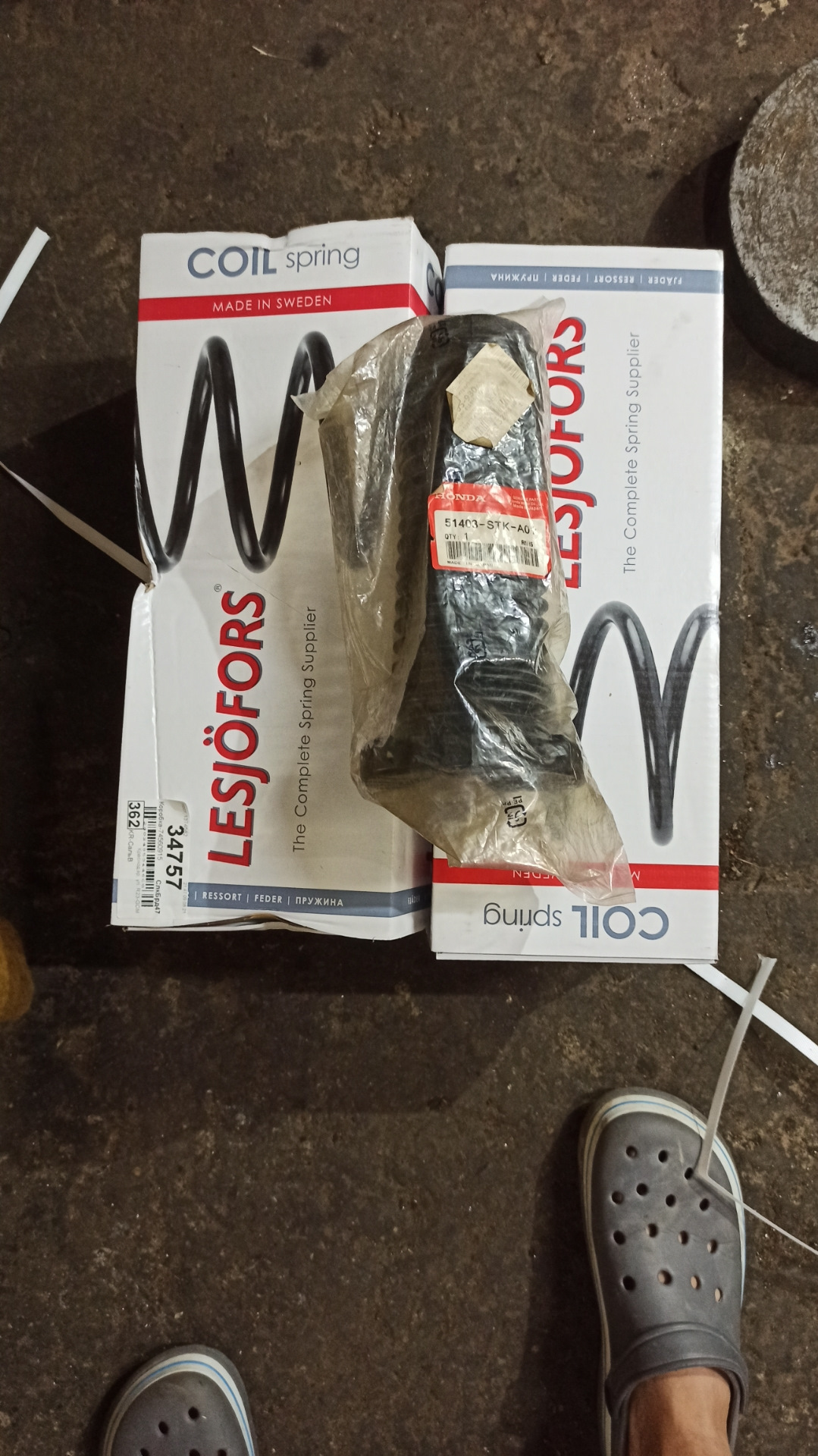 Замена передних пружин, задних тормозных дисков и колодок и заднего ...