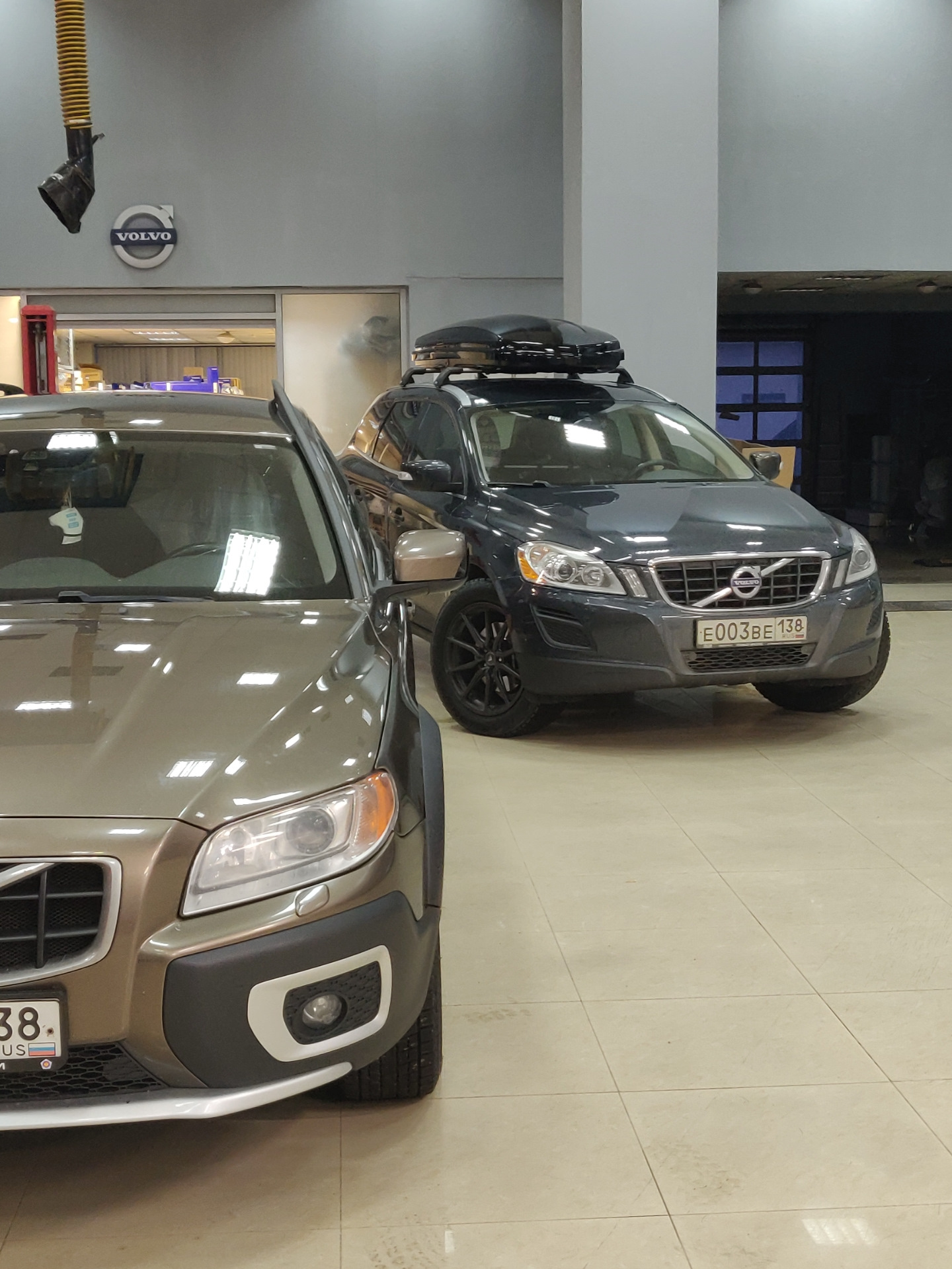 Бокс на крышу VOLVO CX60 (Space Design 420) — Volvo XC60 (1G), 2,4 л ...