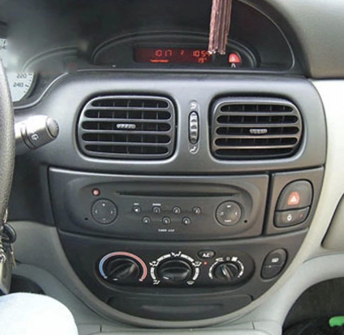 Рено сценик радио. Рено сценик радио. Дхо рено сценик 3. Рено сценик радио. Carminat.