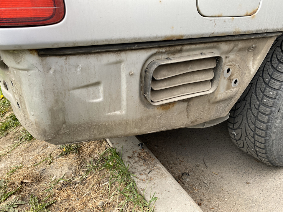 Как снять задний бампер 124 мерседес