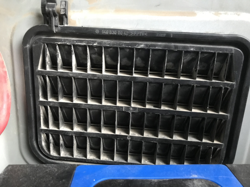 A1408300042 Дефлектор воздушный крыла заднего MERCEDES | Запчасти на DRIVE2