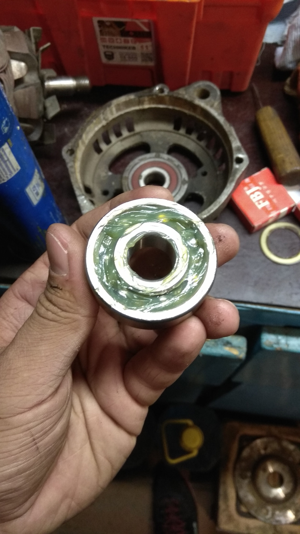 Ротор генератора ваз 2108. Подшипник генератора ваз 2114. Подшипник для электромотора. Износ подшипников генератора. Неисправность подшипника генератора.