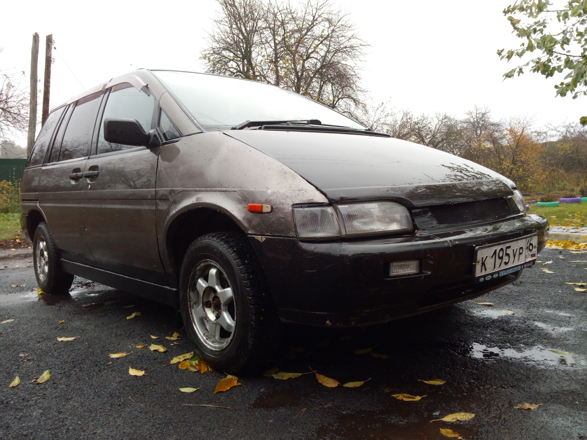 Ниссан прерия м11. Nissan Prairie, 1993. Nissan Prairie m11 и м12. Ниссан прерия м11 с кенгурятником.