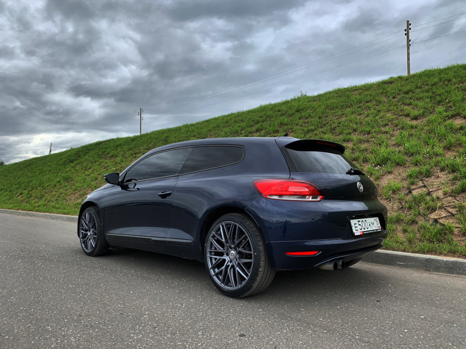 Volkswagen Scirocco черный