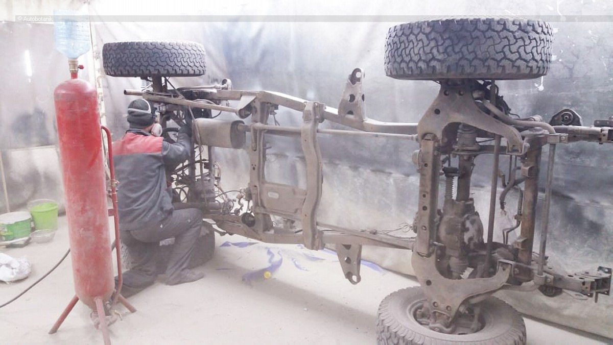 Пескоструйная очистка рамы. Пескоструйка рамы автомобиля. Рама л200. Паджеро пескоструй рамы. Land cruiser 105 рама.