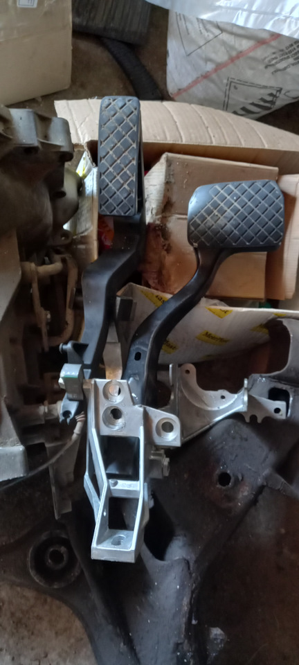 Педальный узел ауди а4 б5 на Audi A4 (B5). Б/у | 3 000 ₽ в городе Сухой ...