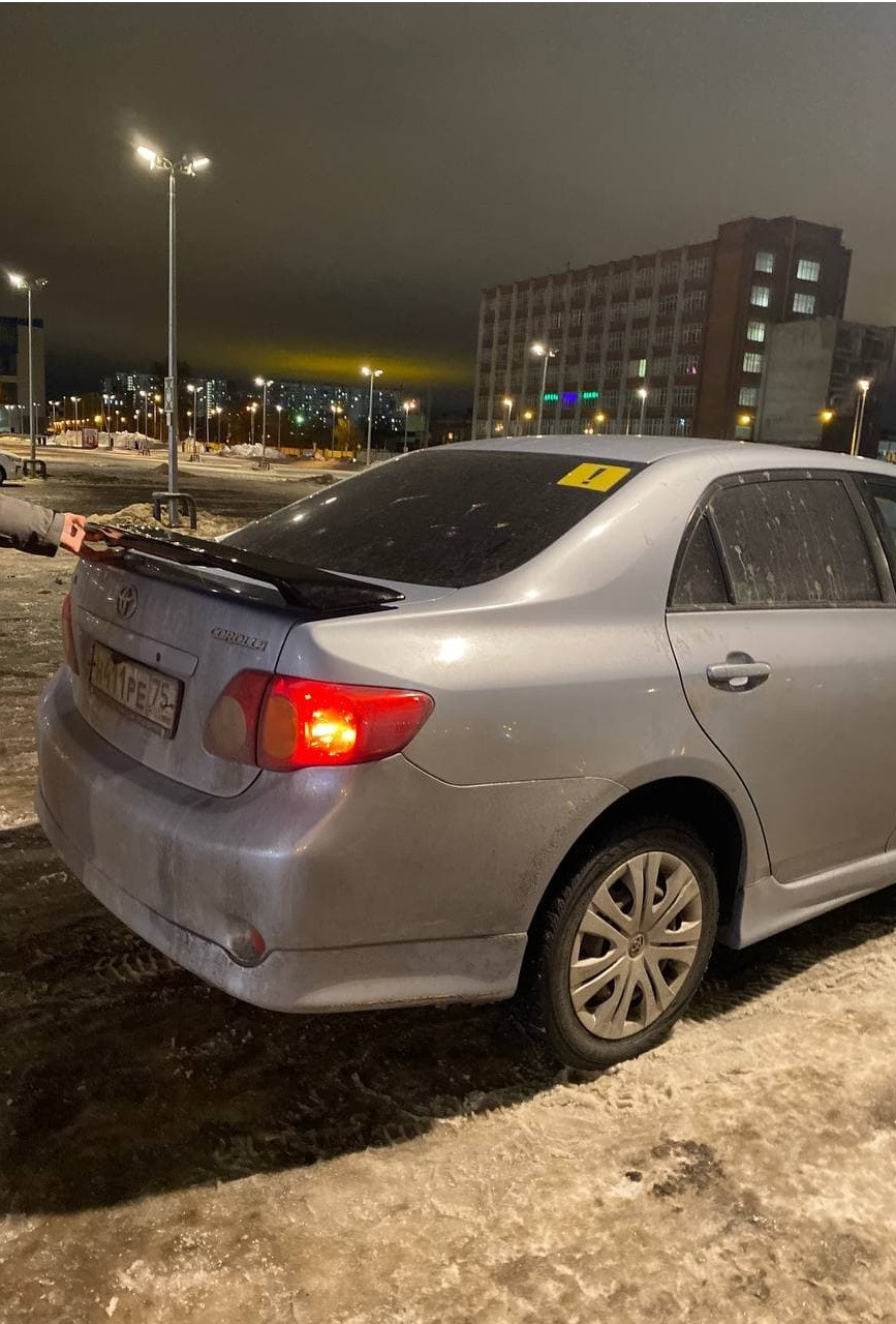 Робот =) (и спойлер) — Toyota Corolla (140/150), 1,6 л, 2007 года ...