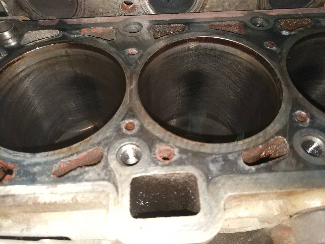 6. 4. Направляющие гбц рено симбол 1. 4. Капитальный ремонт двигателей renault книга.