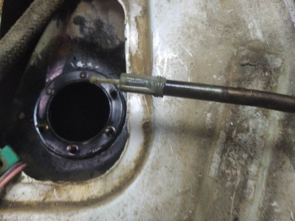 Замена фильтра в бензобаке. — Lada 21043, 1,6 л, 1997 года | своими ...