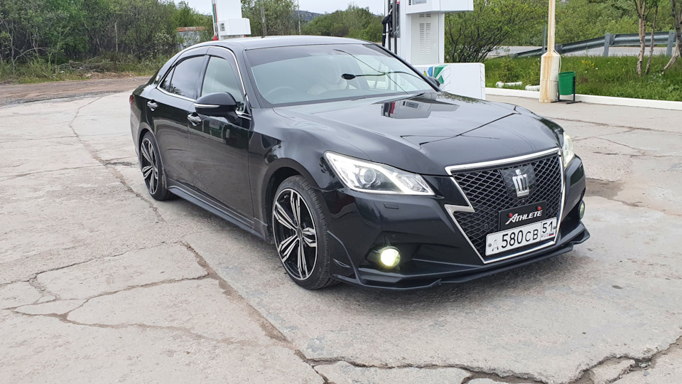 Toyota Crown Тёмный дьявол.