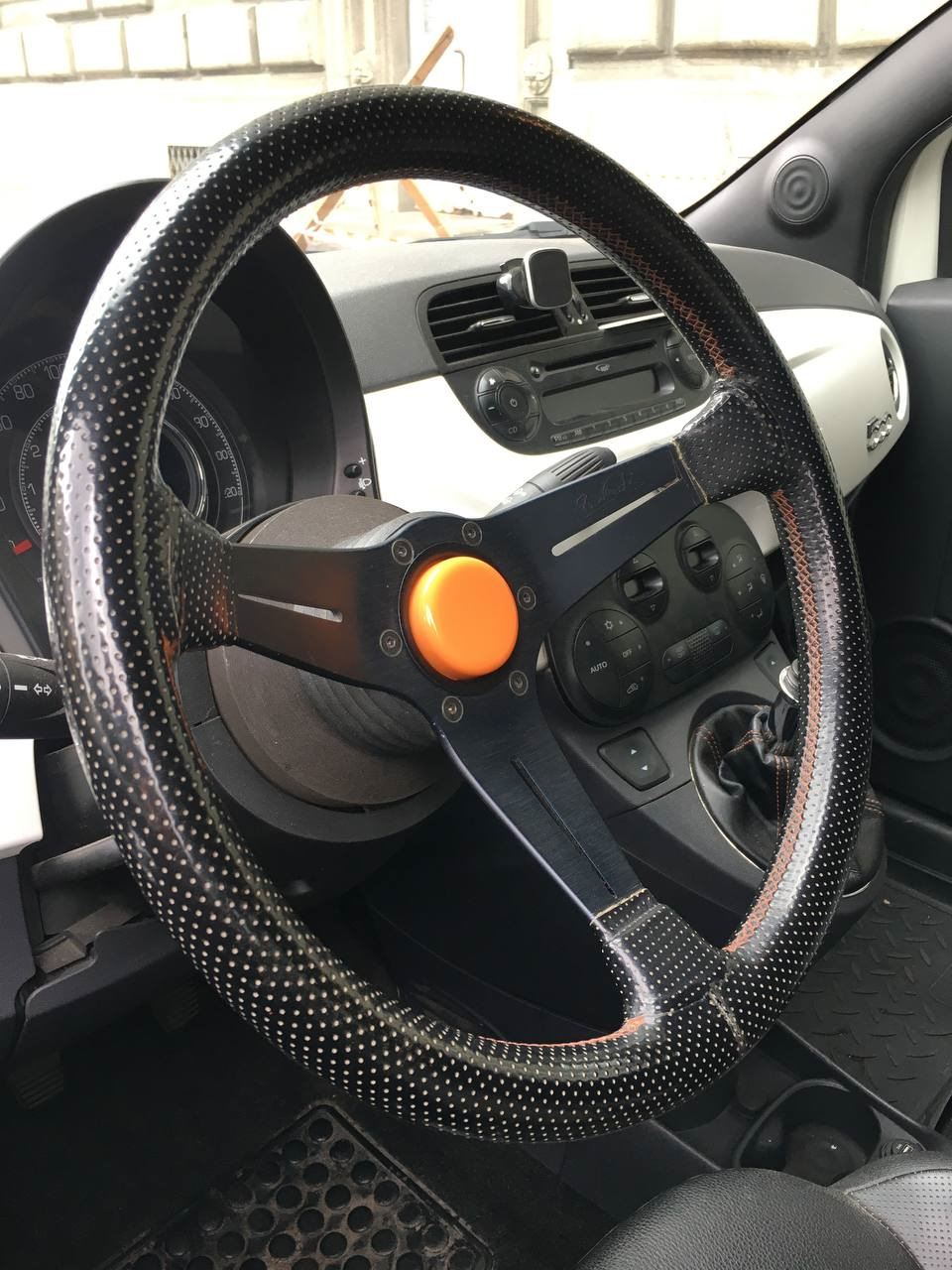 12. Кнопка клаксона Abarth — FIAT 500, 1,4 л, 2010 года | своими руками ...