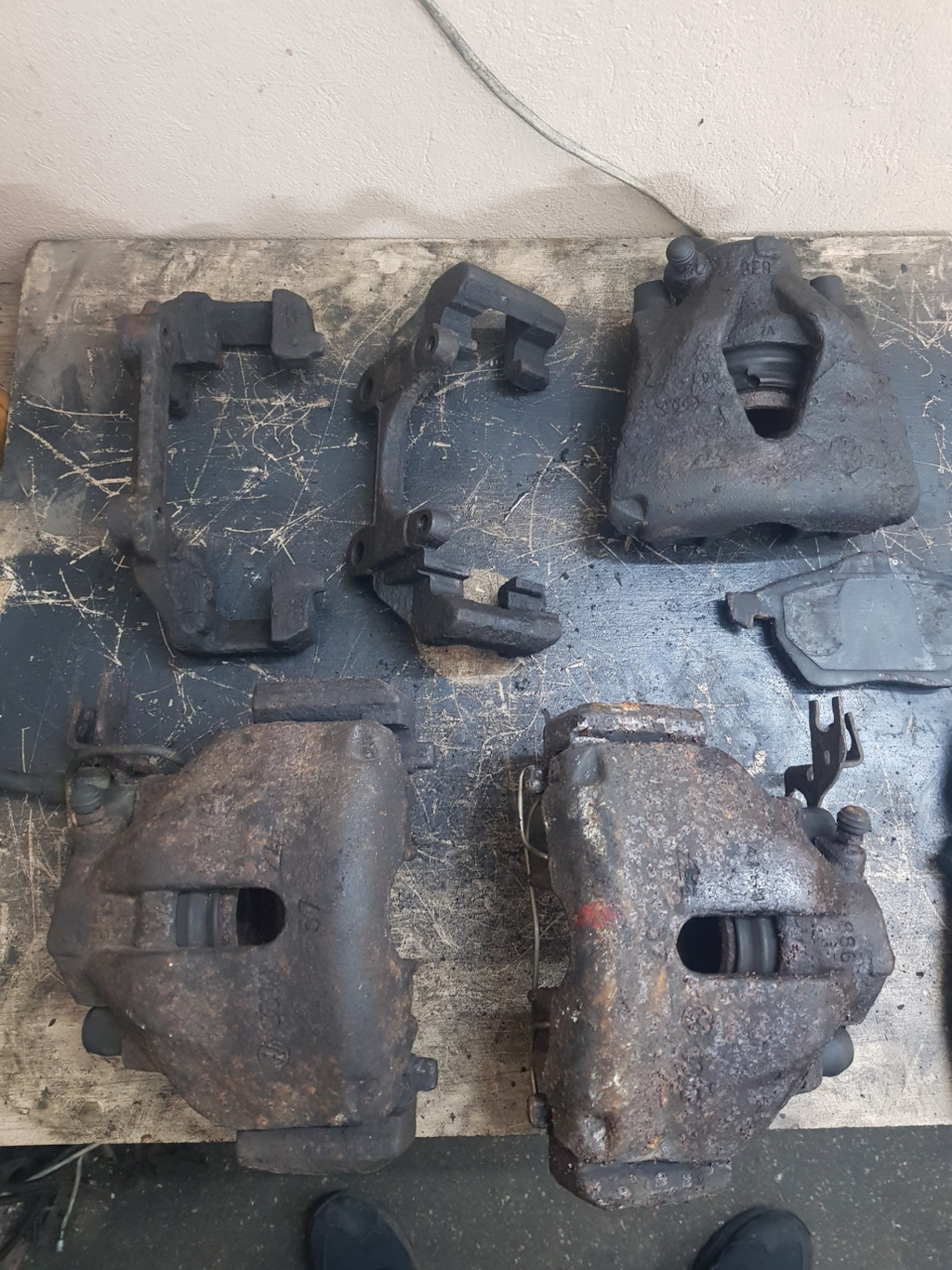 Вот такой комплект, очень видна разница суппортов ATE 54 и 57 — Volkswagen Passat Variant (B3)