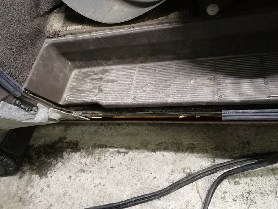 9. Замена уплотнительной резинки на сдвижной двери. — Toyota Town Ace ...