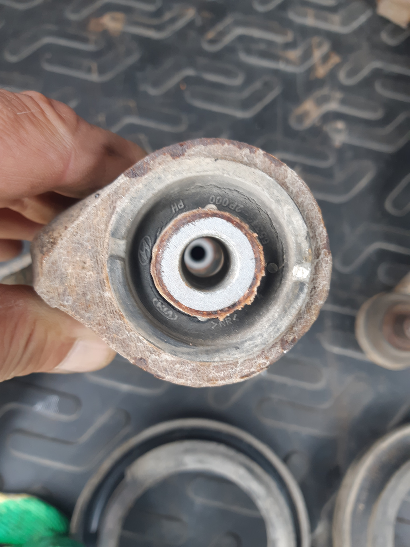 Замена задней подвески. — Hyundai Santa Fe (2G), 2,4 л, 2011 года ...
