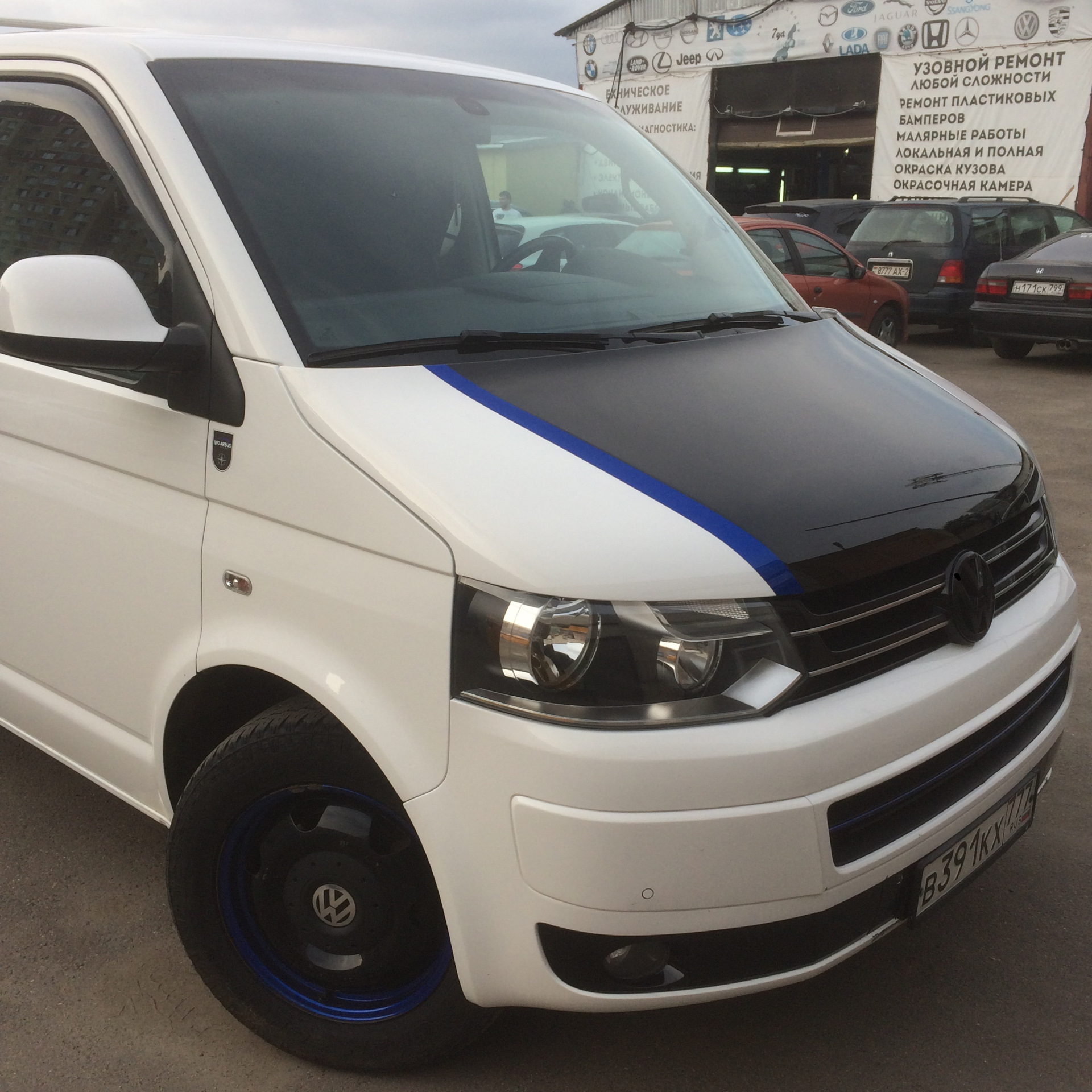 Р”РІСѓС…С†РІРµС‚РЅС‹Р№ VW Transporter t5