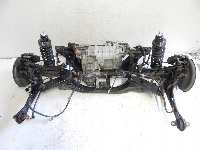 Диагностика подвески у официалов — Mitsubishi Outlander PHEV, 2 л, 2015 ...