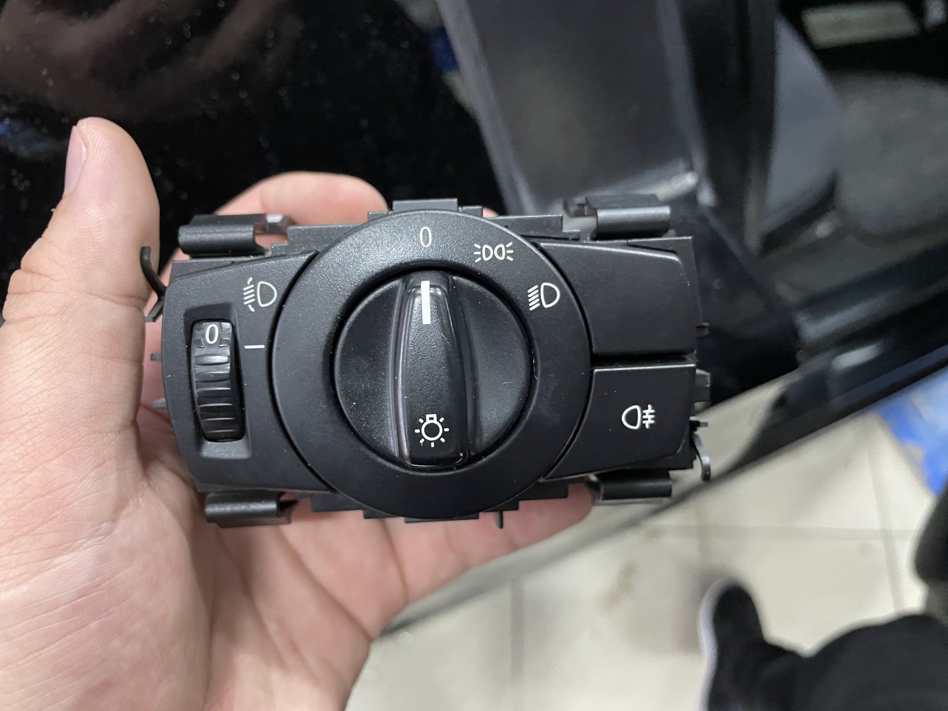 Подключение ксенона, туманок, замена блока FRM и воздушного фильтра ...