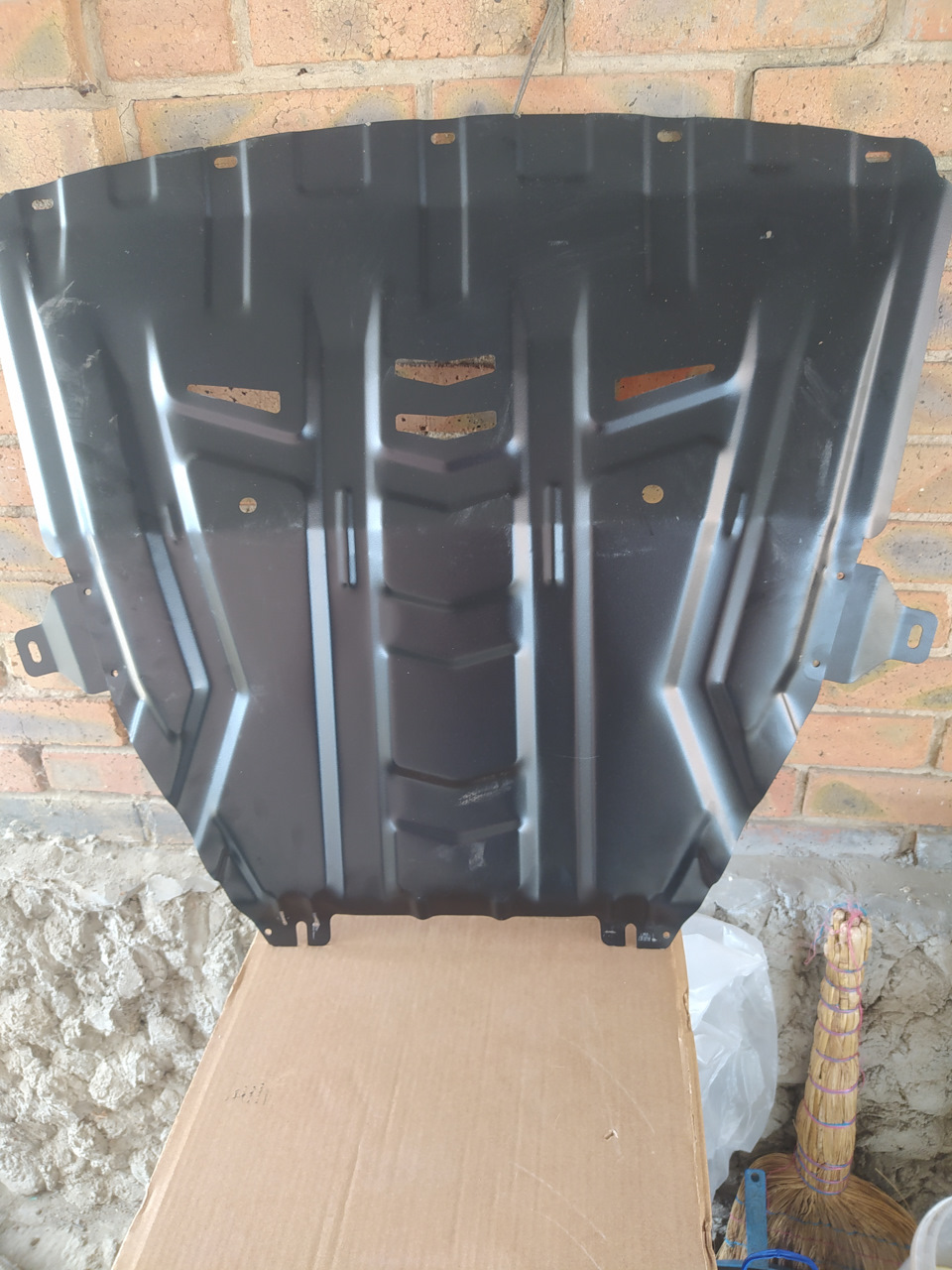 Защита "Автоброня", замена ламп в противотуманках. — Lada Vesta SW, 1,8 ...