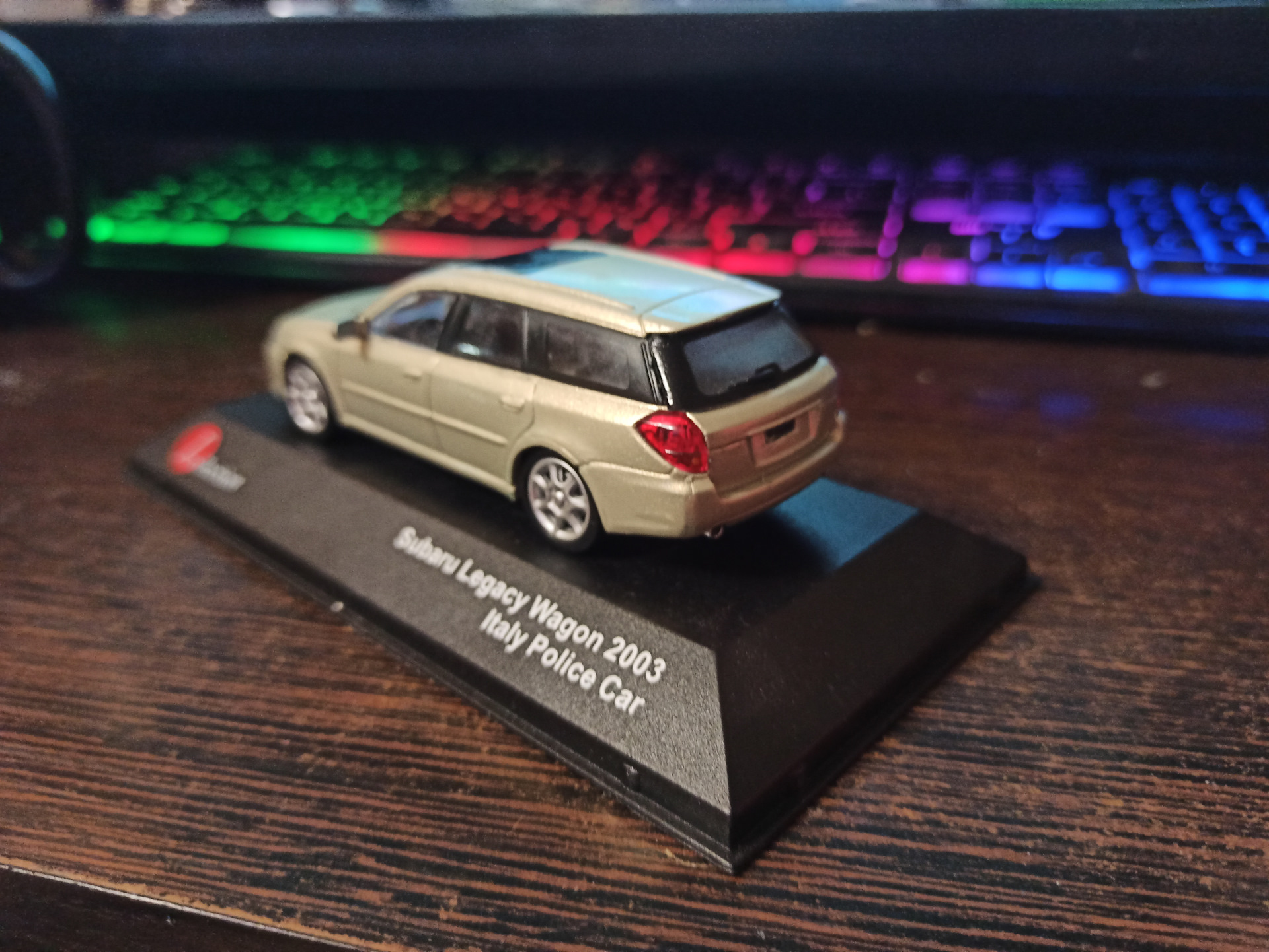 Доводчик багажника, зимний руль, моделька — Subaru Outback (BP), 3 л ...